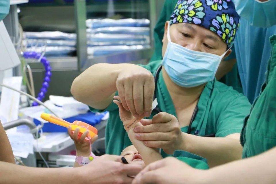 凭祥市妇婴监护型护送